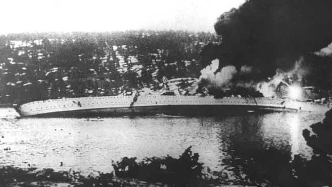 German_cruiser_Blücher_sinking